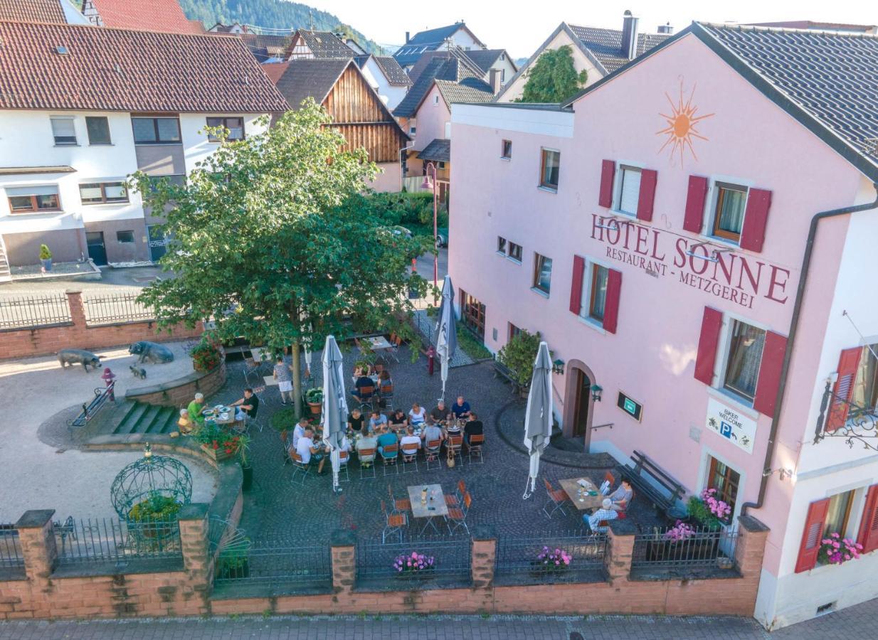 Hotel - Restaurant - Metzgerei Sonne Loffenau Экстерьер фото